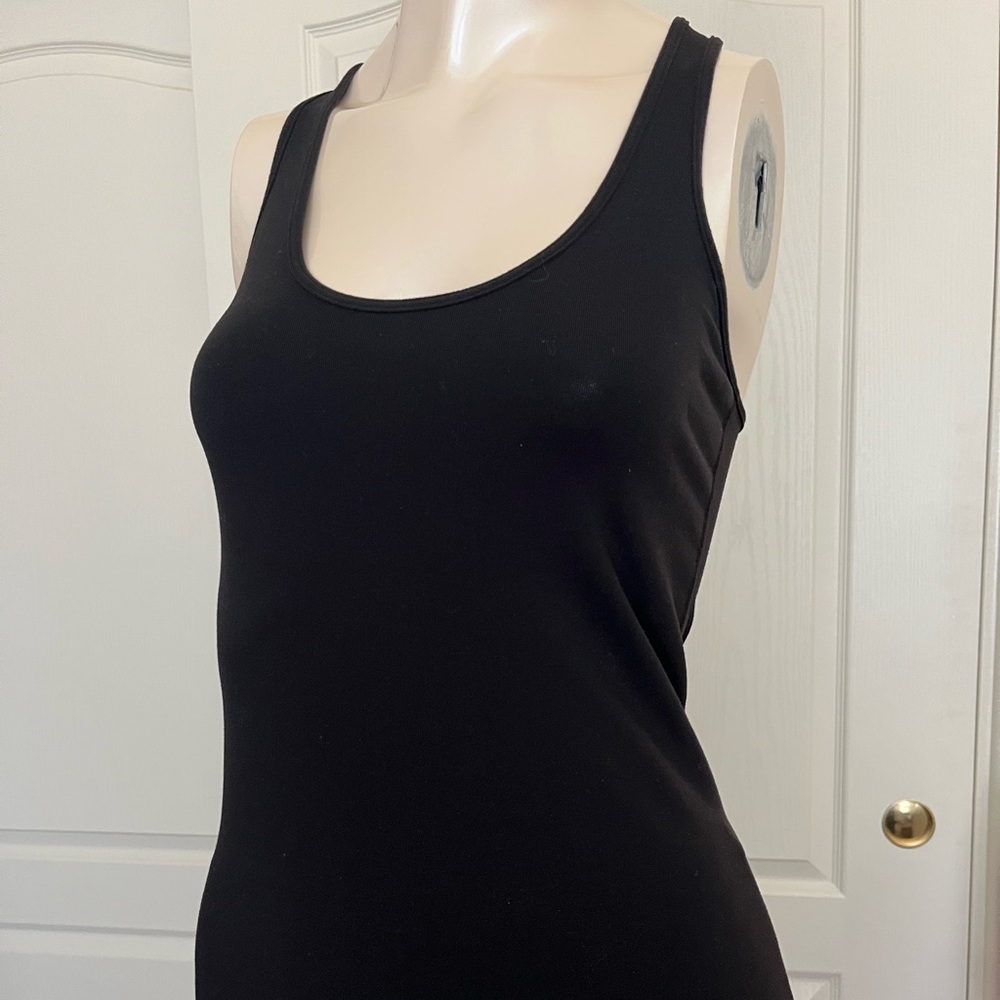 Lululemon tanktop Black. Like new.